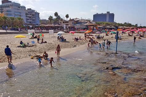 חוף מציצים תל אביב